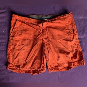 Columbia Rusty Red Shorts 38 Men's